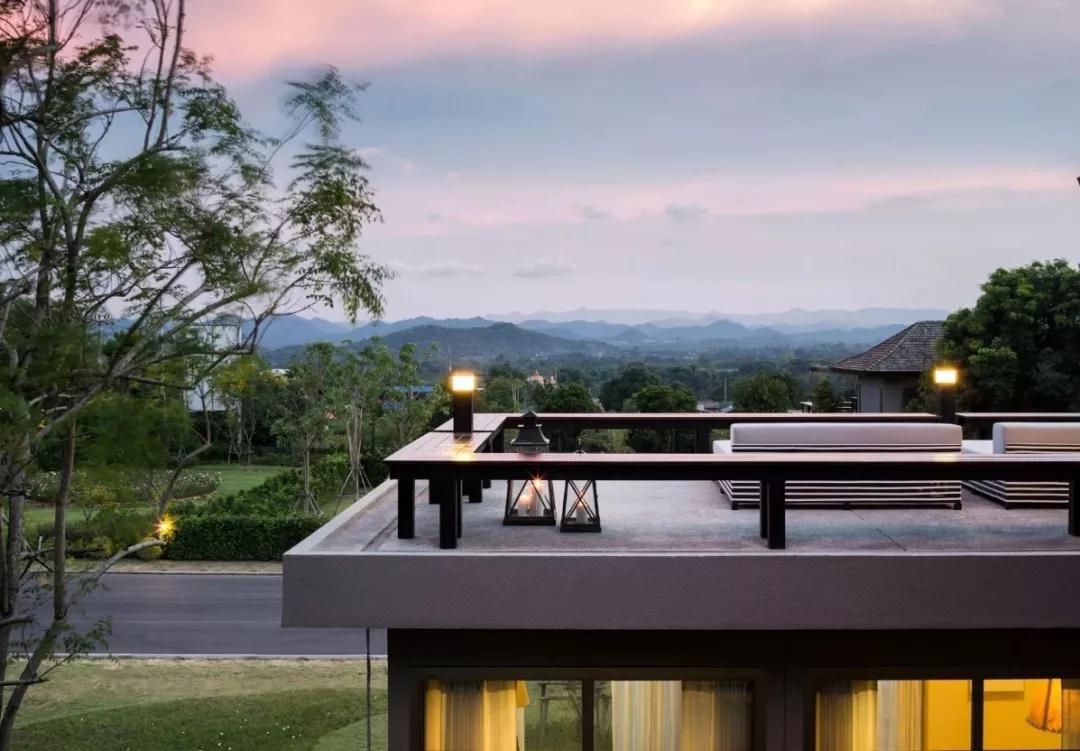 ���˹��ʼ������������山ǧĶ����֮��